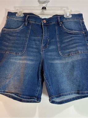 Nicole Miller Women’s SOHO Dark Blue Denim Shorts - Classic Casual. 1174